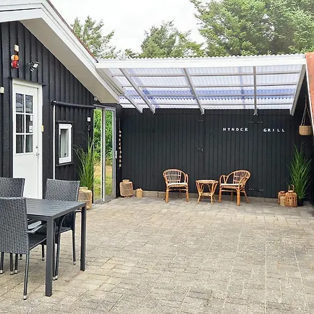 Spacious For 6 In * Løkken