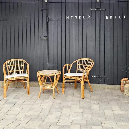Spacious For 6 In Ferienhaus *