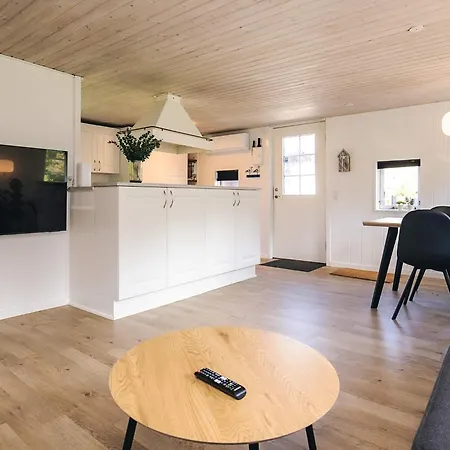 Spacious For 6 In