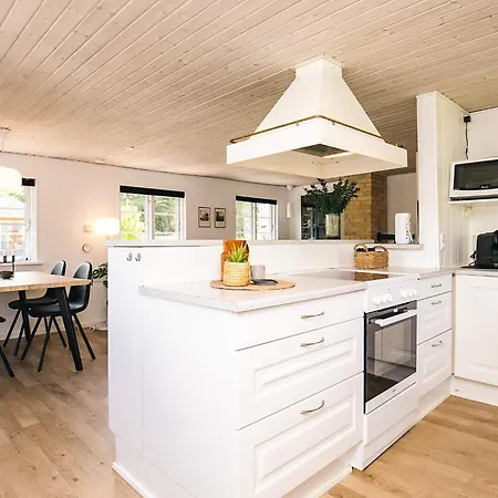 Ferienhaus Spacious For 6 In *