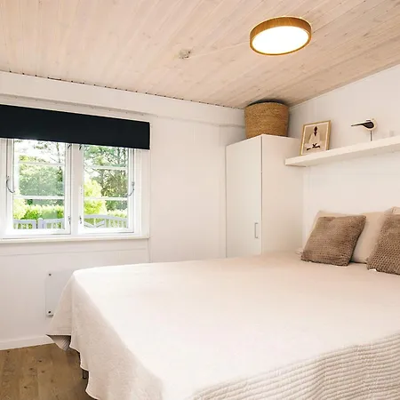 Spacious For 6 In Ferienhaus Løkken